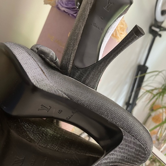 Limited Edition Peep Toe Heels Never Worn! Size 40. - Picture 10 of 11